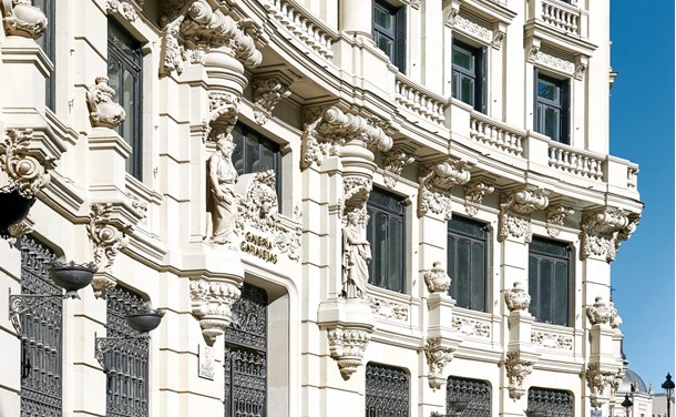 1-galeria-canalejas-exterior-danielschaeferstudio-scaled-e1603903965846