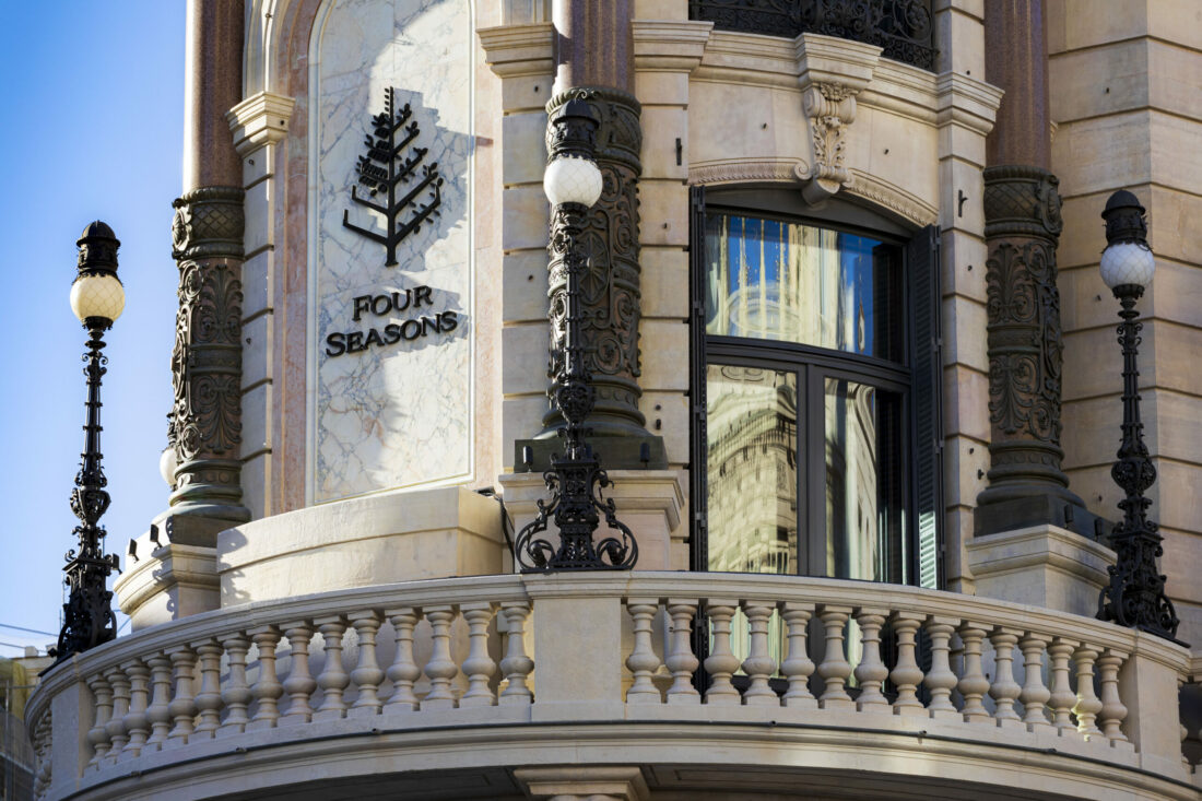 Four-Seasons_Frontal-Equitativa_002-scaled-e1681476483141