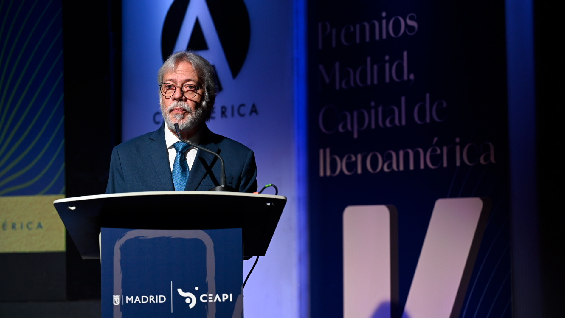 premio-luis-100